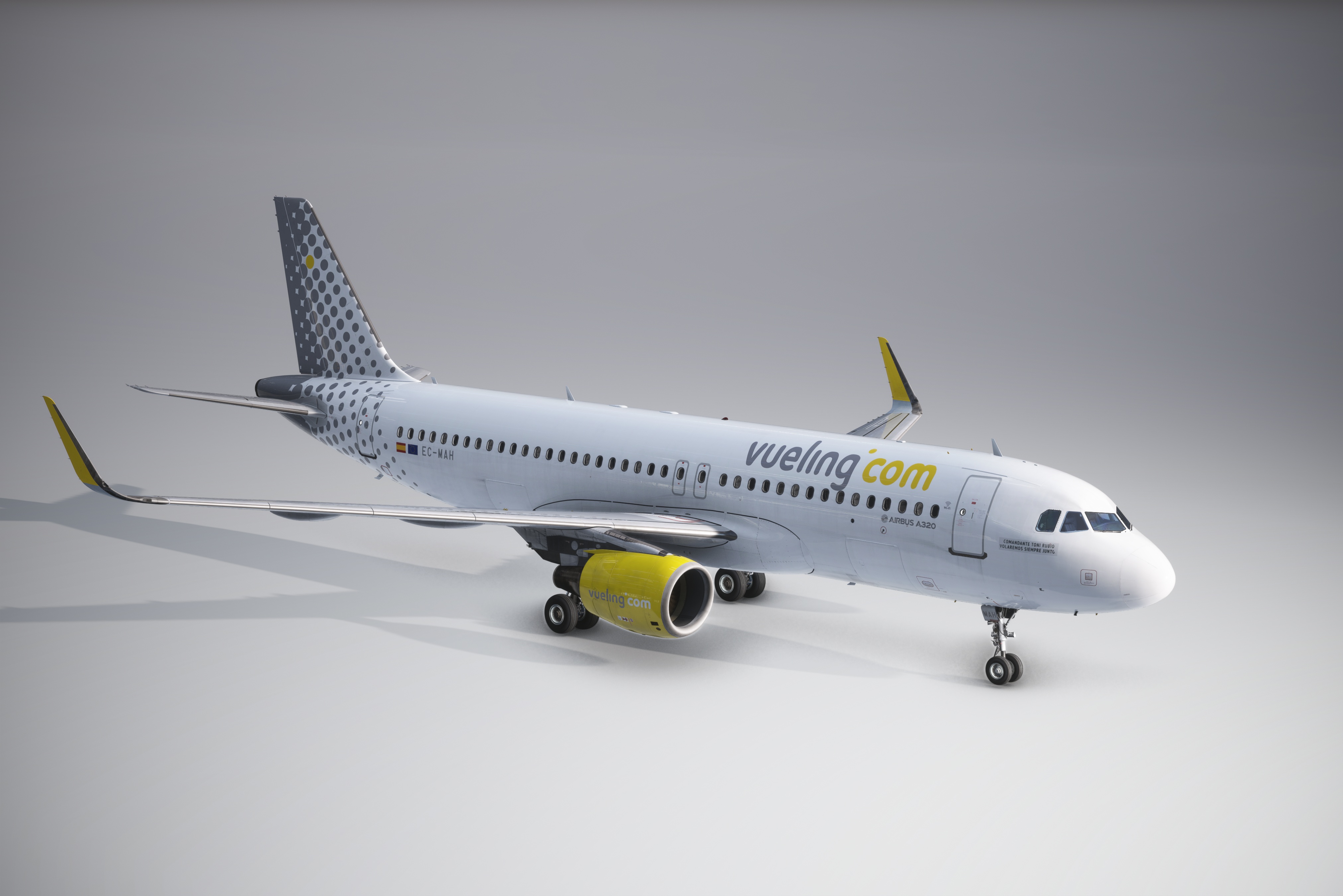 Vueling EC-MAH